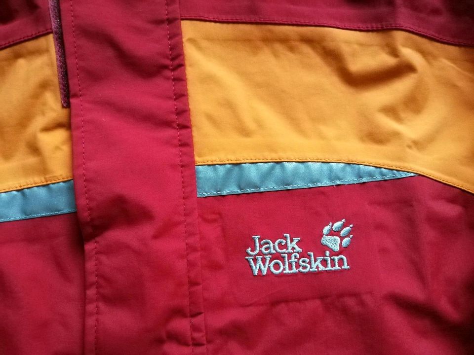 Jack Wolfskin zwei in eins Jacke in rot/ orange, Gr. 152 in Kreuzau