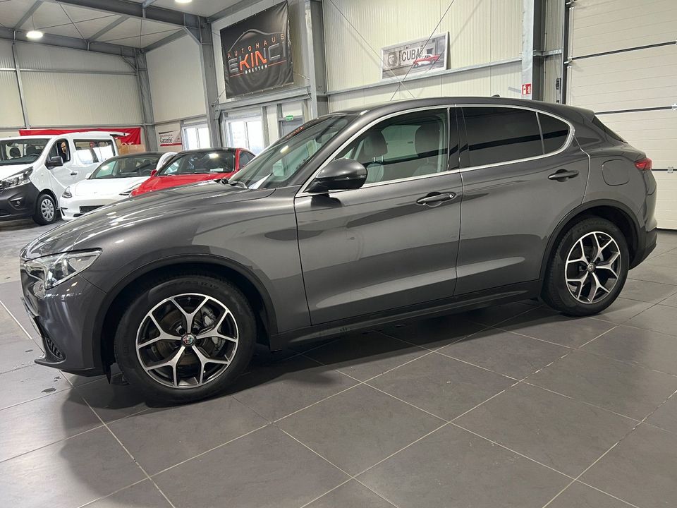 Alfa Romeo Stelvio 2.2 JTDM Automatik *Navi*SHZ*PDC*Leder* in Bretten