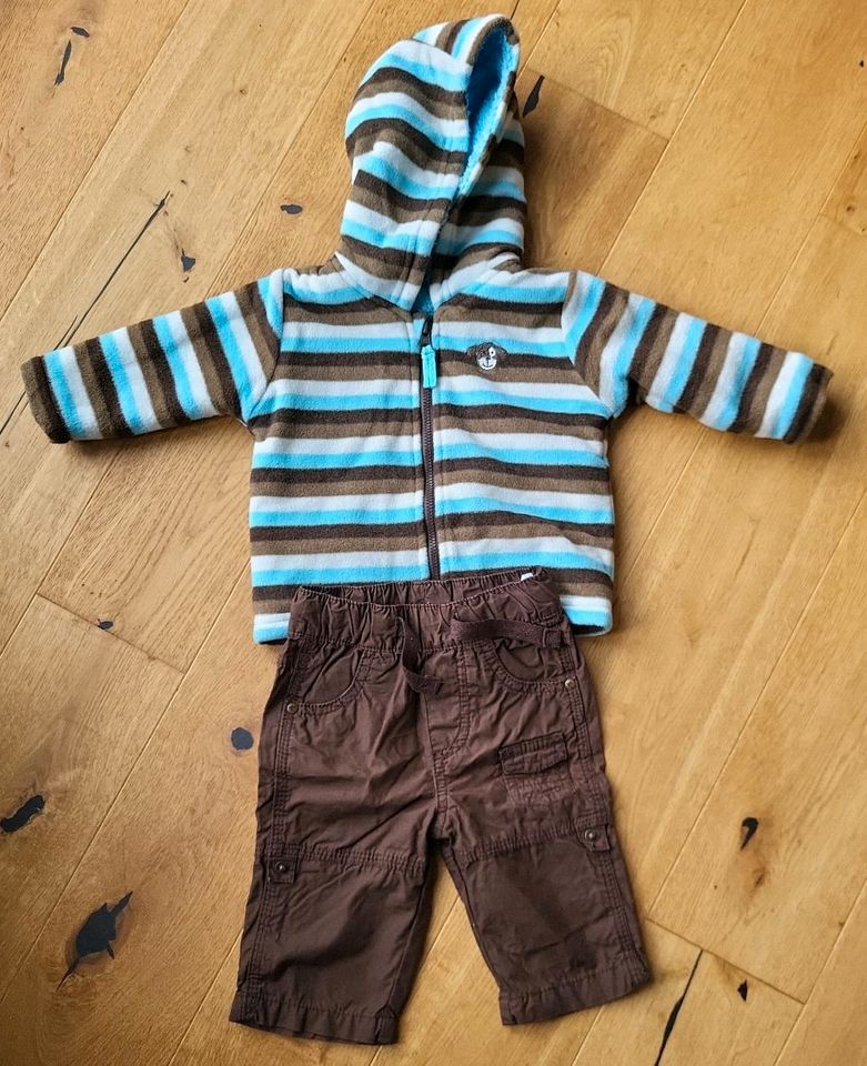 Kleidung Baby Paket Gr. 62 und 68 Hosen Strampler Jacken Shirts in Leipzig