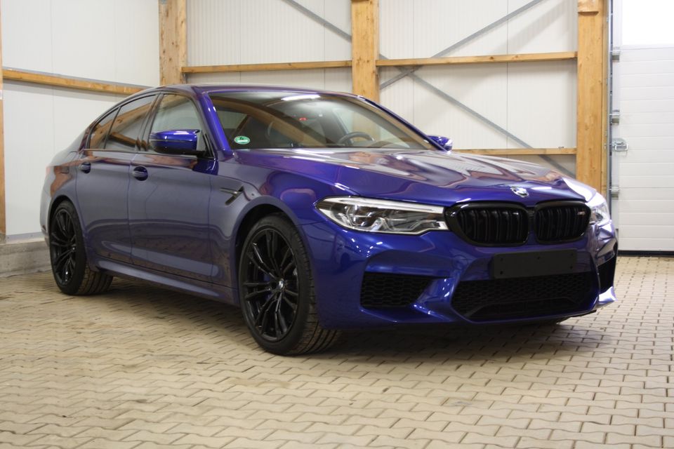 Bmw M5 F90 Limousine 1 Hand 20 Zoll Marina Bay Blue M Driver´s Pa in Staufenberg