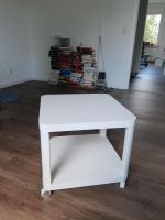 Tingby Tisch mit Rollen von IKEA 50×50 wie neu Ricklingen - Wettbergen Vorschau