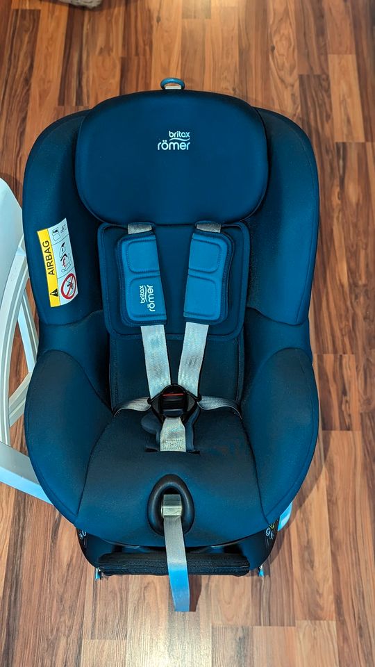 Kindersitz Auto Britax Römer Dualfix 2 R 360 Grad drehbar, 0+/1 in Seevetal