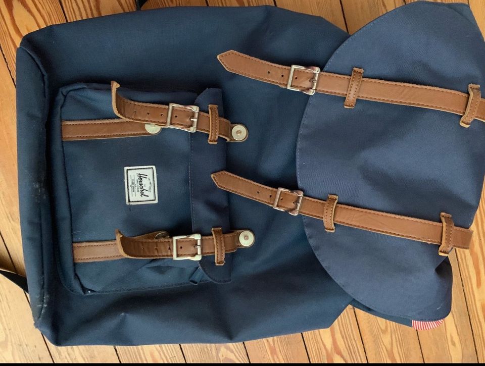 Herschel Rucksack Dunkelblau in Dittelbrunn