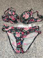 S. Oliver Push up Bikini Gr. 40 B schwarz pink Blumen Hose Gr. 40 Nordrhein-Westfalen - Olfen Vorschau