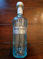 Bistro Vodka Flasche, Deko, Wasserflasche, Bar Berlin - Charlottenburg Vorschau