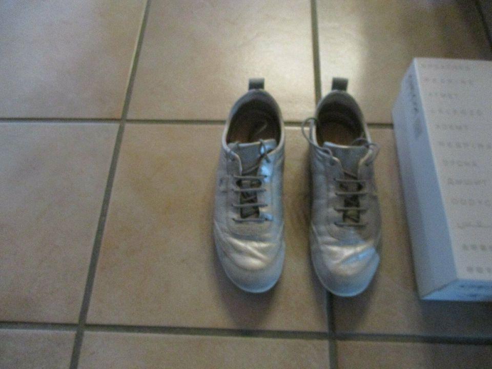 "Neuwertig" Damen Geox Sneaker "Vega" offwhite/grey NP 130 in Wetzlar