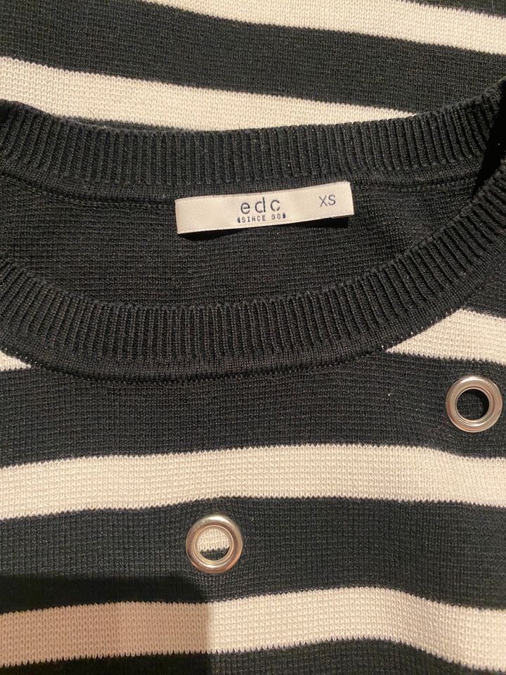 EDC Pullover schwarz/weiß gestreift Gr. XS in Hannover