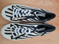Neue Stoffschuhe Gr40 Niedersachsen - Springe Vorschau