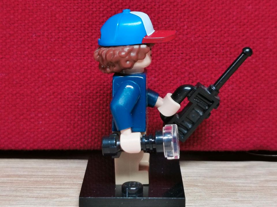 LEGO® Stranger Things Dustin Henderson st005 Minifigur 75810 Neu in Karlsruhe