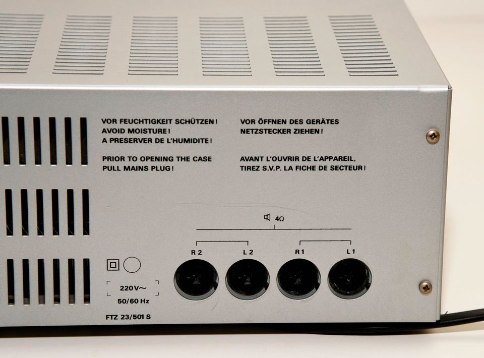 GRUNDIG Verstärker V-7200 u. Tuner T-7200 in Hamburg