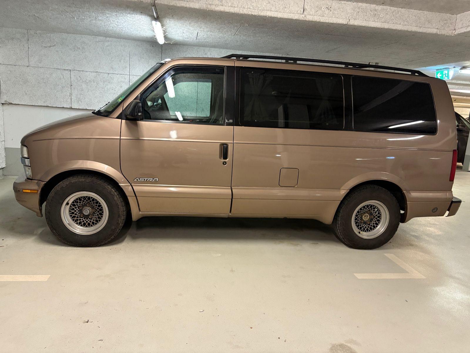 Abbildung des Autos Chevrolet Astro 2000 LPG…