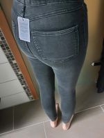 Neu high waist Jeans von New look,34/ 36 grau skinny bershka h&m Baden-Württemberg - Reutlingen Vorschau