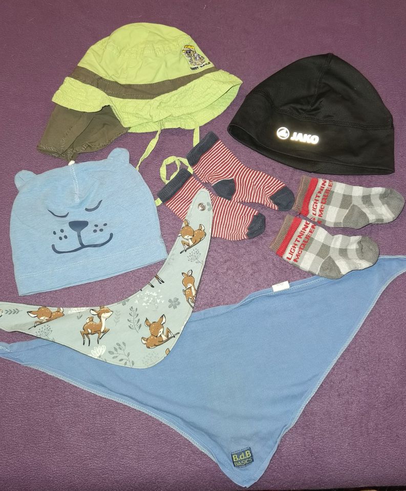 22 teiliges Paket Jungen Kleidung Gr. 74 / 80 Bekleidungspaket in Potsdam