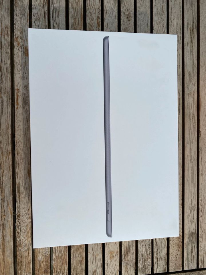 Apple iPad 9.Generation 64GB Wi-Fi + Cellular Space Grau in Meerane