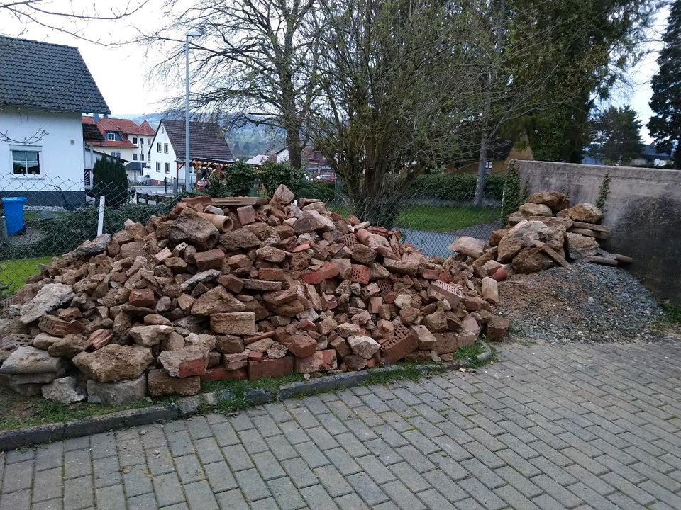 Bauschutt zum Auffüllen nur Steine in Löhnberg