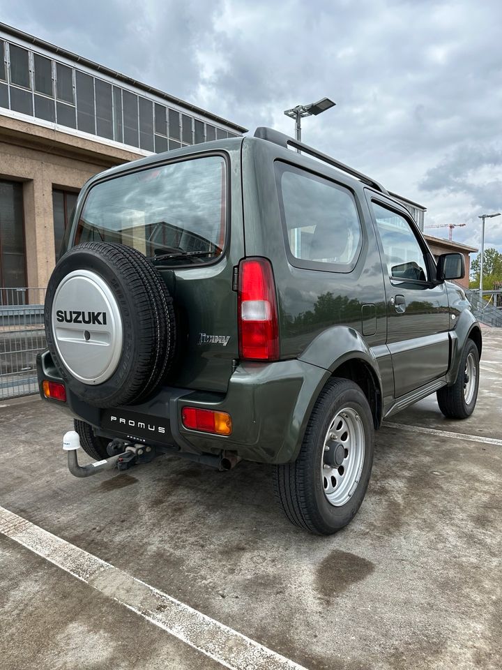 Suzuki Jimny Ranger 1. Hand Scheckheft 50tkm Allrad AHK in München