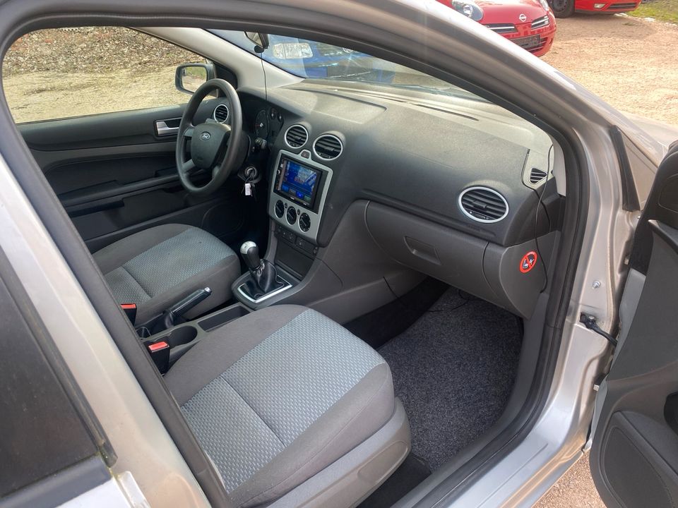 Ford Focus Kombi 1.8 125 PS Klima Tüv neu in Schwarzenberg (Erzgebirge)