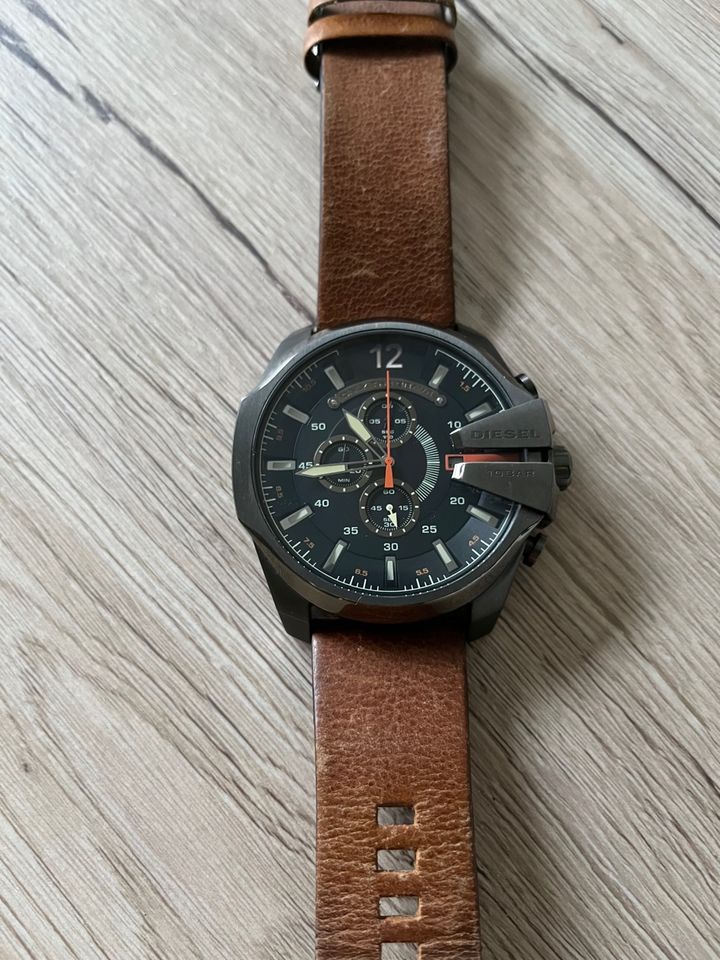 Herrenuhr Diesel Chronograph Mega Chief Lederarmband in Wutha-Farnroda