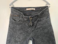 ZARA Premium Jeans schwarz dunkelgrau 42 Spitze Skinny Fit Niedersachsen - Goslar Vorschau