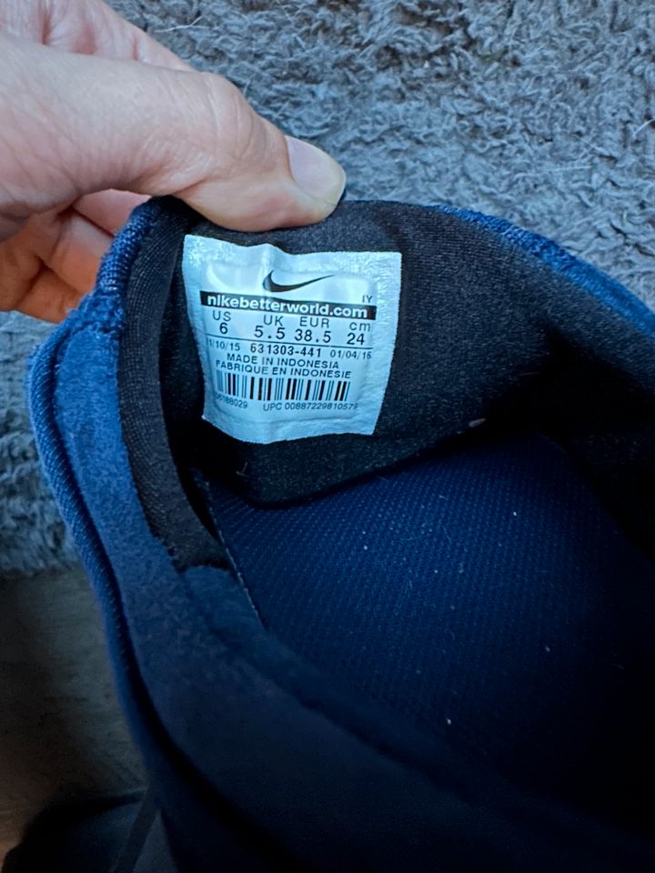 Nike Sneaker 38,5 blau in Schwanewede