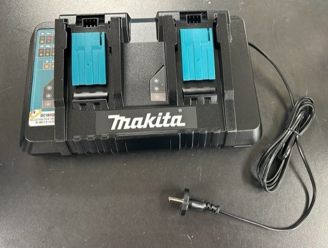 neues MAKITA DC18RD Doppel-Schnellladegerät in Erlangen