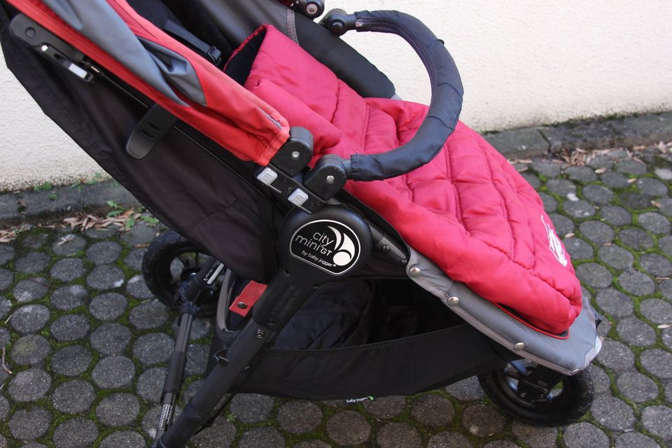 Kinderwagen Babyjogger Mini GT 2 in 1 Babyschale u viel Zubehör in Heidelberg