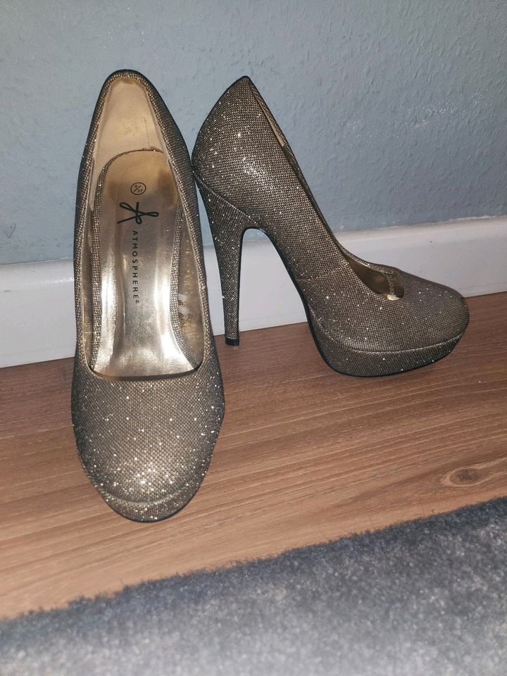 Gold glitzernde High Heels 37 in Berlin