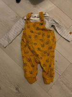 Set aus Latzhose und Langarmbody Winnie Puh Brandenburg - Am Mellensee Vorschau