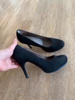 Tamaris Pumps High Heels schwarz Wildleder Leder Gr. 39 Mecklenburg-Vorpommern - Greifswald Vorschau