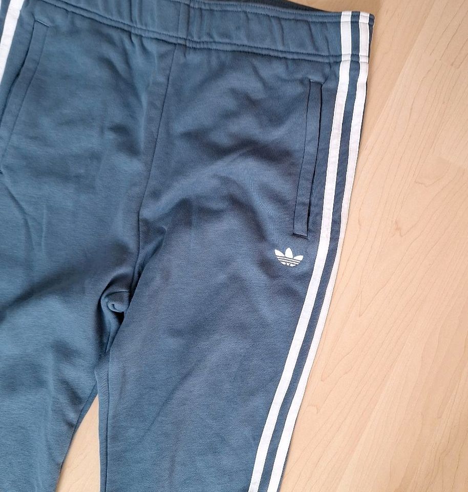 Sporthose  / Jogginghose (164) von adidas in Haan