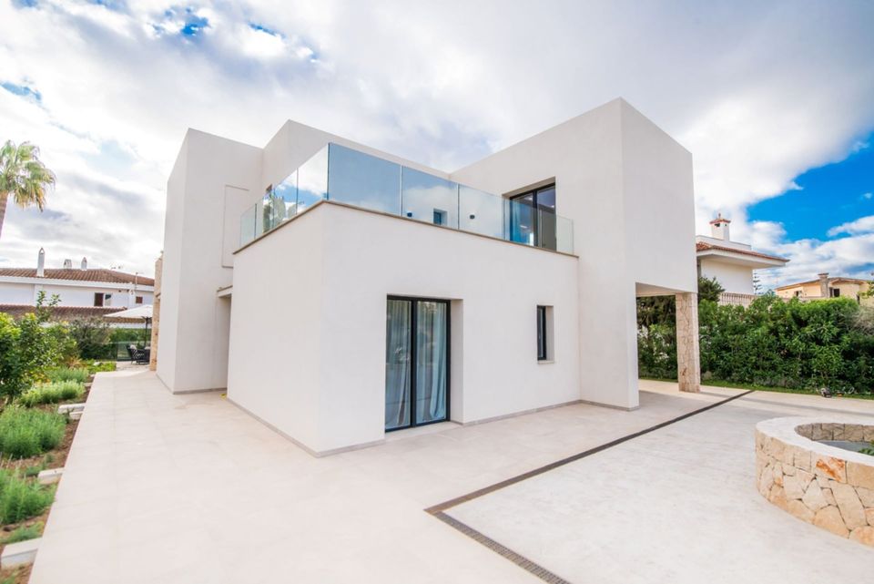 Neubau Villa mit modernen Design in Sa Coma zu verkaufen in Bad Salzuflen