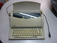 elektrische Schreibmaschine Olivetti Linea 101 Nordrhein-Westfalen - Moers Vorschau