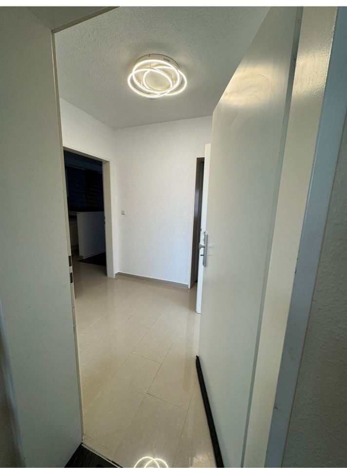 Renovierte 3- Zimmer Wohnung mit EBK in GV-Wevelinghoven in Grevenbroich