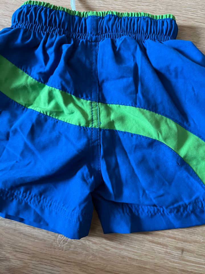 Badehose Short 6/9 Monate Oshkosh blau neu! in Marktheidenfeld