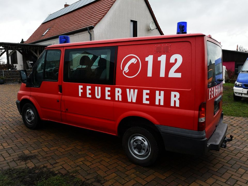 Ford Transit Feuerwehr mit AHK 6 Sitze Mixto in Angermünde