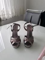 absatz Schuhe in Silber Niedersachsen - Melle Vorschau