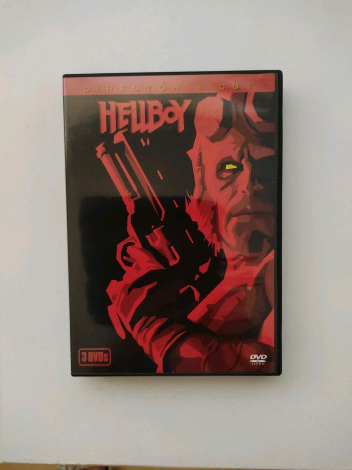 Hellboy    3 DVDs  in einem Fantasy Action Ron Perlman in Bad Segeberg