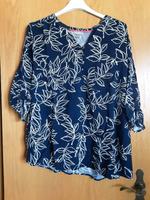 Dunkelblaue dreiviertelarm Tunika Bluse Gr.  52 von C&A neuwertig Hessen - Seligenstadt Vorschau