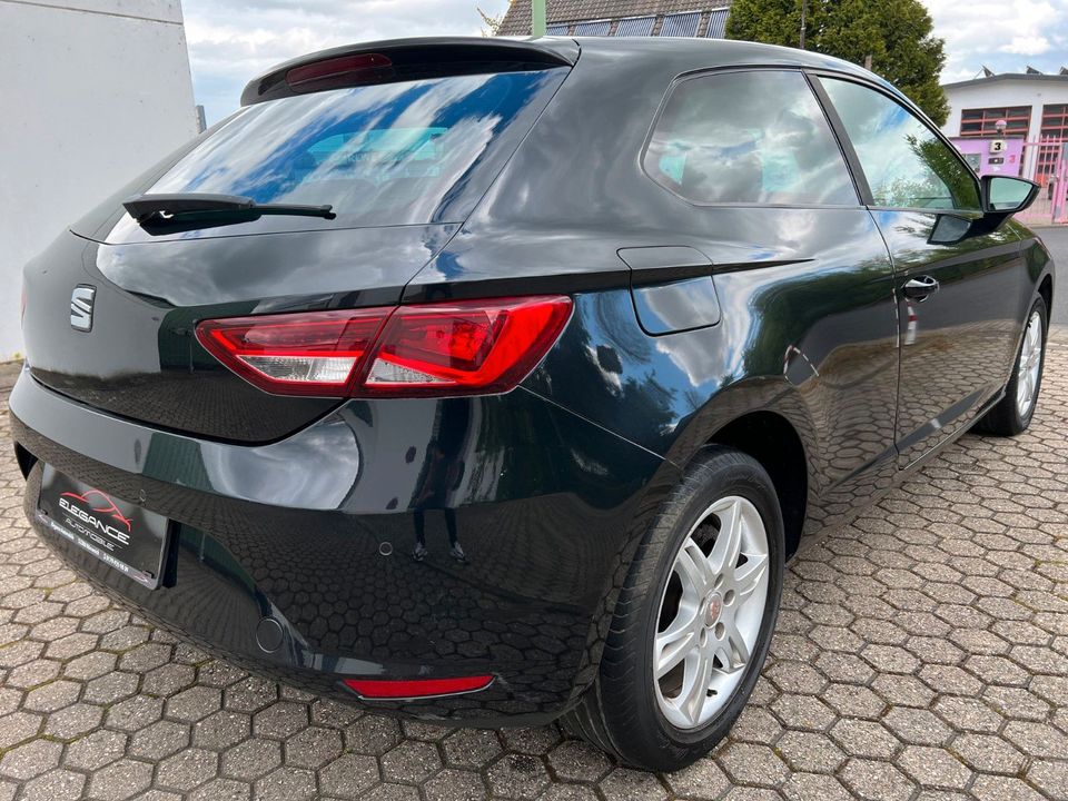 Seat Leon SC 1.6 TDI /NAVI/XENON/LED/TEMPOMAT/PDC/ in Nörvenich