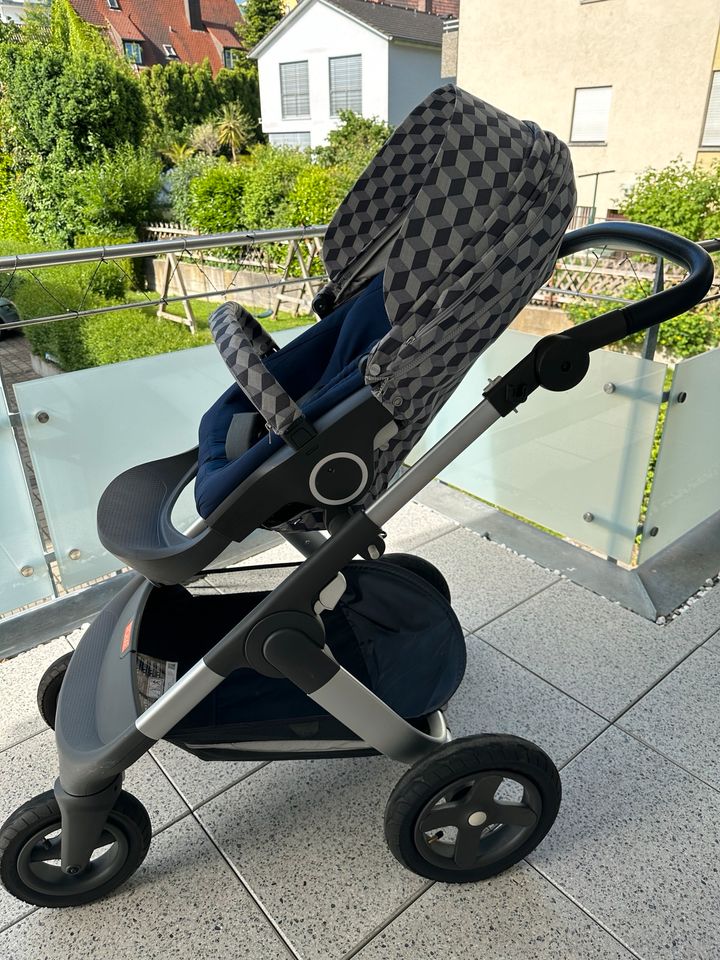 Stokke Trailz Kinderwagen Baby Buggy Sportsitz deep blue in Friedrichshafen