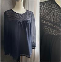 H&M Bluse in Dunkelblau mit Spitze Bremen - Oberneuland Vorschau
