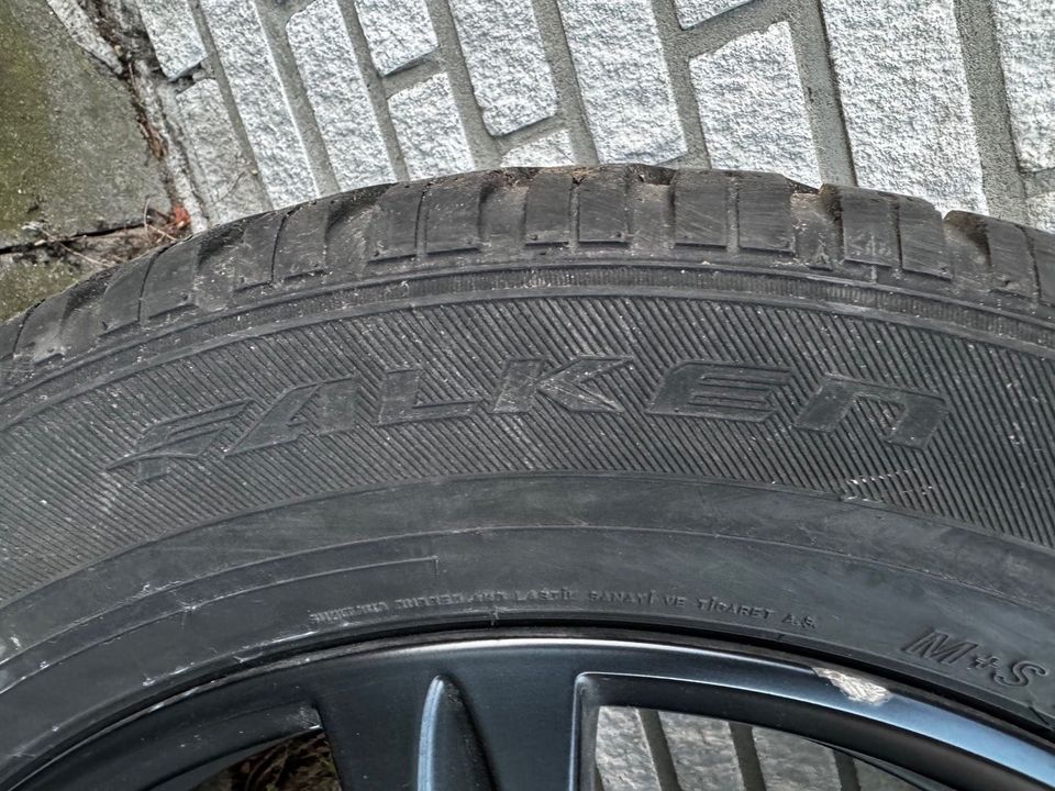 Winterreifen auf Alufelge Ford Kuga - Falken 235/60 R18 104V SUV in Hamburg