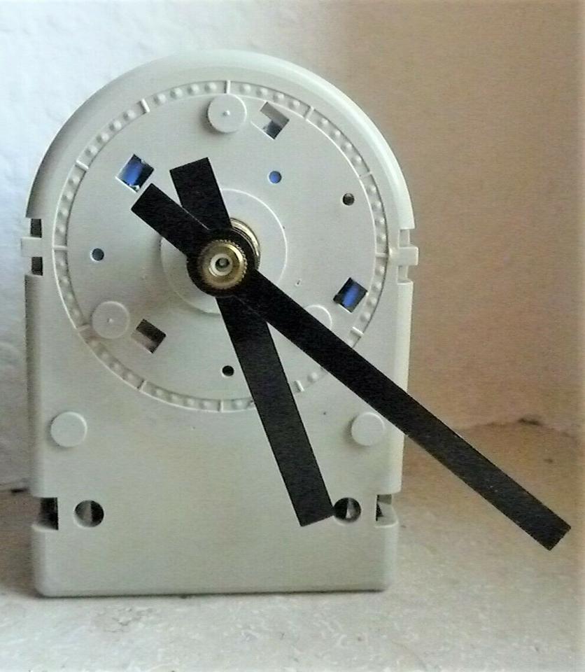 Küchenwanduhr -Weimar electronic- MADE IN GDR 1970-er Jahre in Dresden