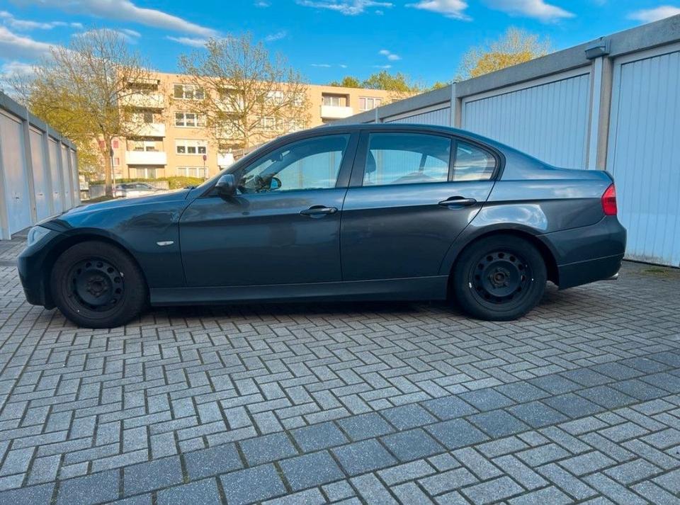 BMW 318i E90 mit AHK in Köln