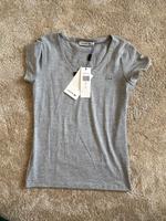 Lacoste tshirt Größe 34 XS neu! Berlin - Zehlendorf Vorschau