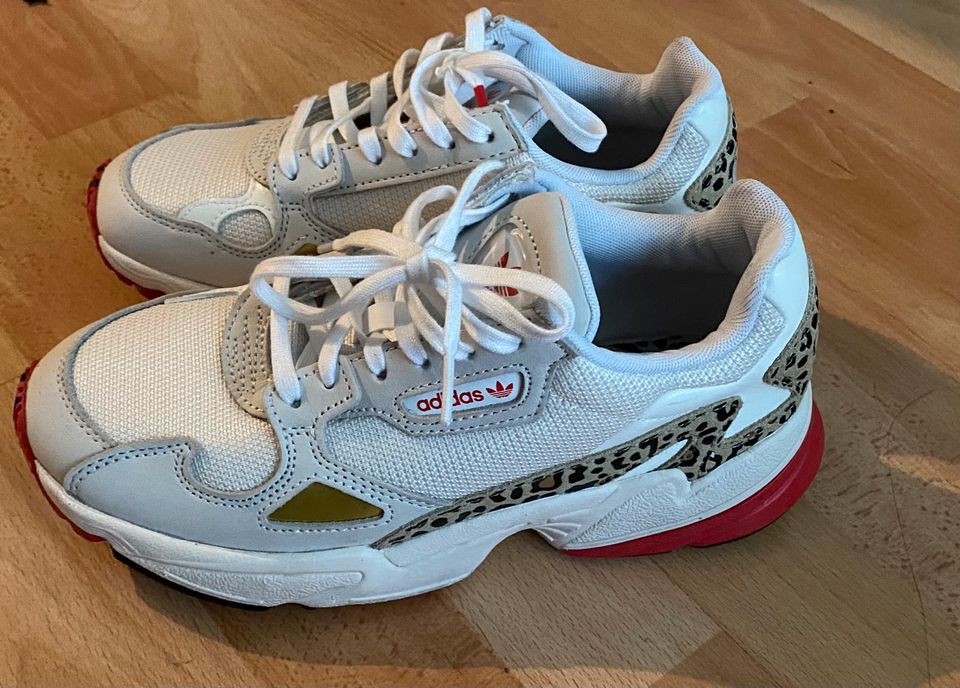 Adidas Falcon 36 2/3 in Leipzig - Knautkleeberg-Knauthain | eBay  Kleinanzeigen ist jetzt Kleinanzeigen