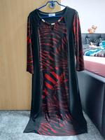 Schwarz rotes Kleid mit goldenen Details Sachsen-Anhalt - Sangerhausen Vorschau
