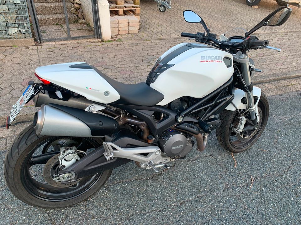 Ducati Monster 696 - 9900 km in Holle