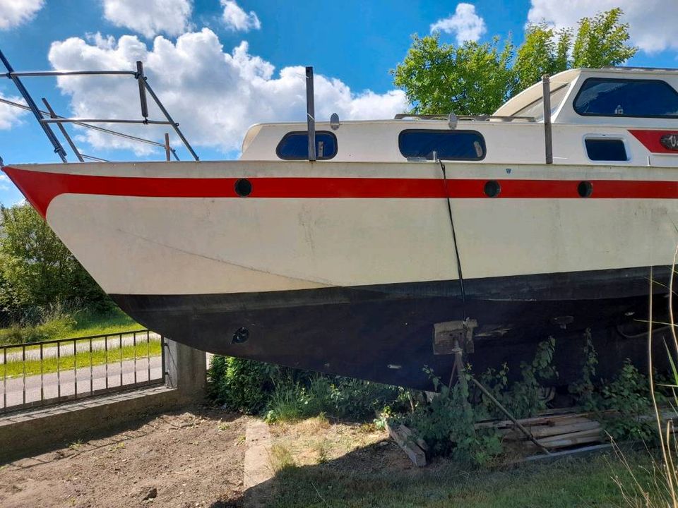 Motorsegler/Boot/Schiff/Segler/Motorboot zum selber ausbauen in Dollnstein