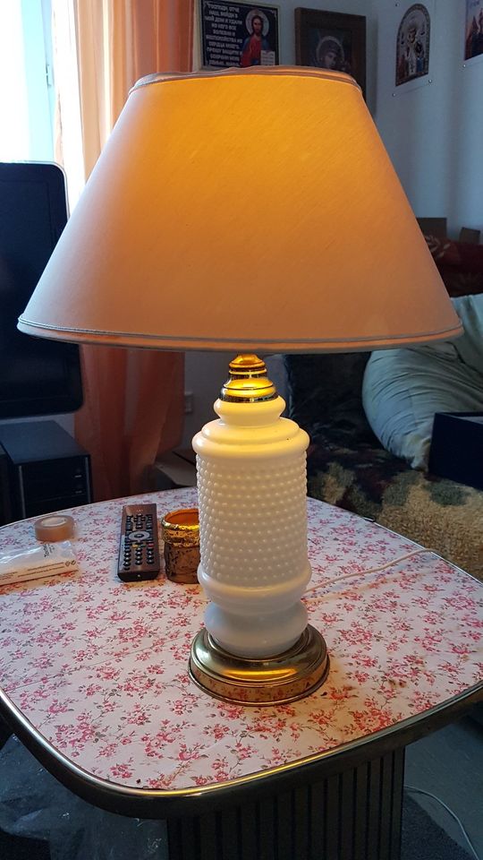 Verkaufe Alte Schone Gute Tisch Lampe Mit Schirm in Kaiserslautern